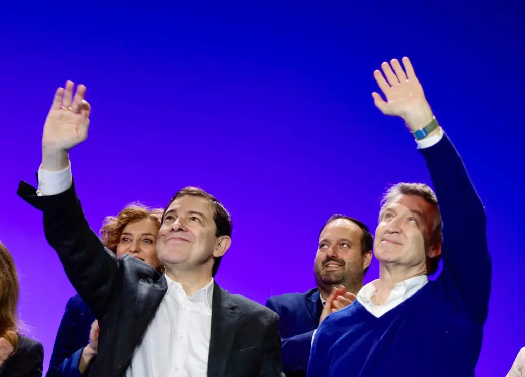 El presidente del Partido Popular, Alberto N&uacute;&ntilde;ez Feij&oacute;o, interviene en la presentaci&oacute;n de candidaturas para las pr&oacute;ximas elecciones a las Cortes de Castilla y Le&oacute;n del 15 de marzo junto al presidente del PP de Castilla y Le&oacute;n y candidato a la reelecci&oacute;n a la Presidencia de la Junta, Alfonso Fern&aacute;ndez Ma&ntilde;ueco; el presidente del PP de Salamanca y alcalde de la capital, Carlos Garc&iacute;a Carbayo; y las cabezas de lista por Burgos y Soria, Marta Arroyo y Roc&iacute;o Lucas. Fotos: David Arranz