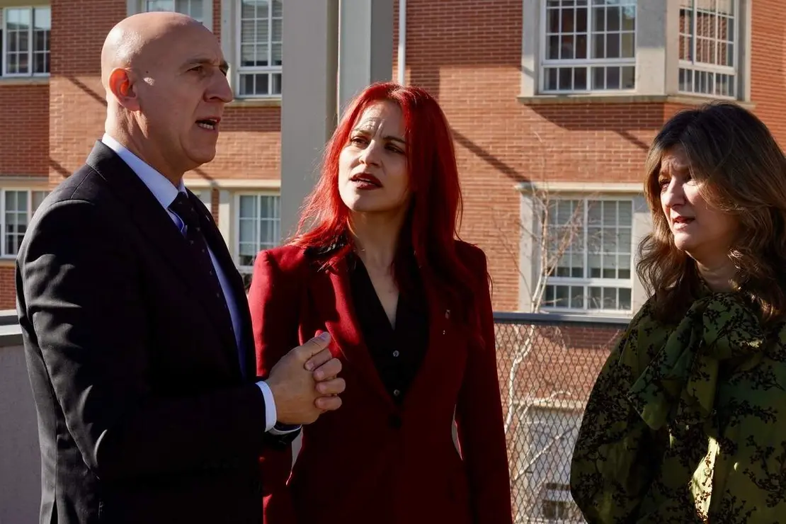 El alcalde de Le&oacute;n, Jos&eacute; Antonio Diez, visita las instalaciones del CEBT (Complejo de Empresas de Base Tecnol&oacute;gica) junto a la astronauta Sara Garc&iacute;a Alonso y la rectora de la Universidad de Le&oacute;n, Nuria Gonz&aacute;lez
