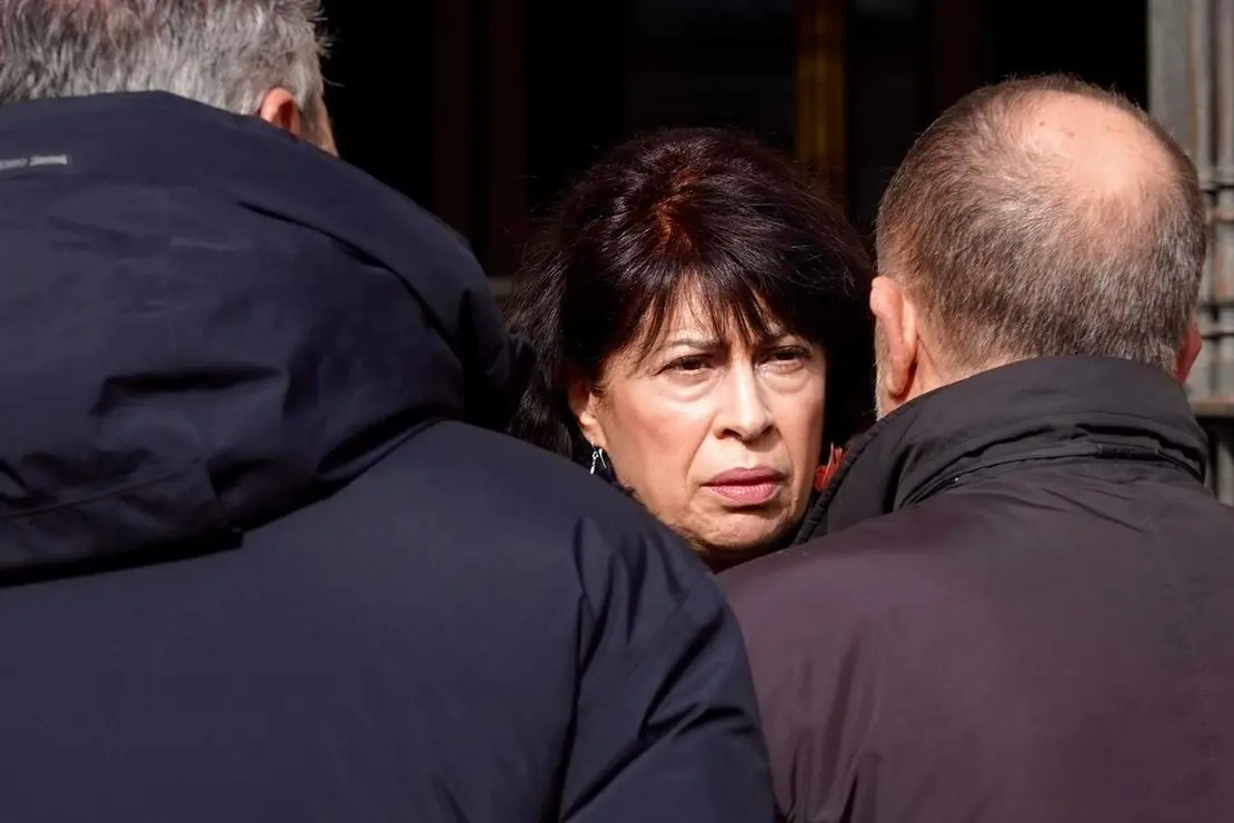 La ministra de Igualdad, Ana Redondo, asiste al minuto de silencio en repulsa por los &uacute;ltimos asesinatos machistas