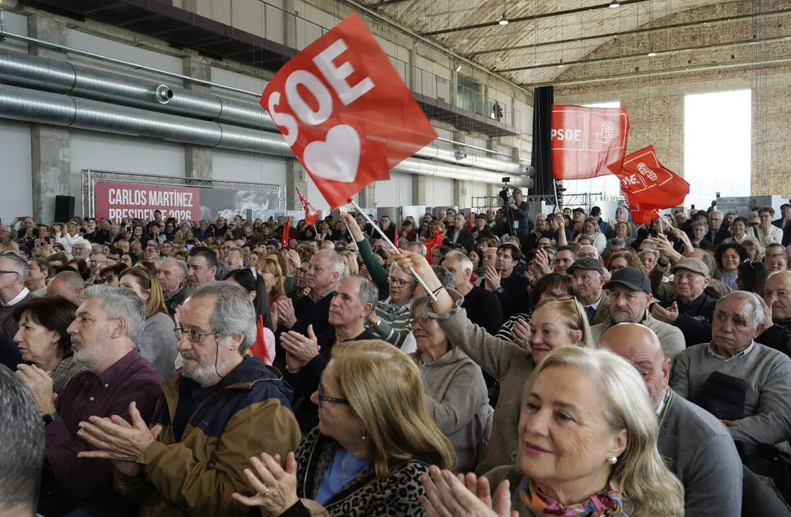 El presidente del Gobierno, Pedro S&aacute;nchez, y el candidato Partido Socialista a la Presidencia de la Junta de Castilla y Le&oacute;n, Carlos Mart&iacute;nez, intervienen en un acto p&uacute;blico del partido junto a la candidata por Le&oacute;n, Nuria Rubio, y el secretario provincial del PSOE, Javier Alfonso Cend&oacute;n