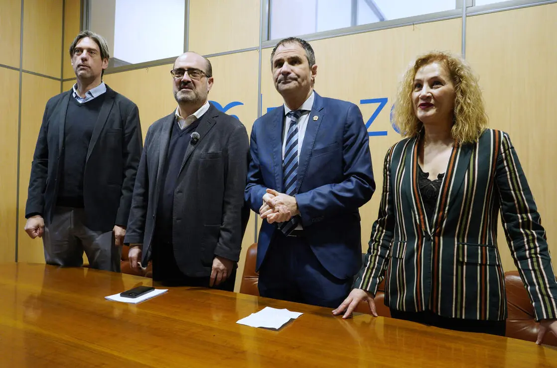 El coordinador en Ponferrada de Partido Popular en Le&oacute;n, Marco Morala (2I), junto al candidato a las Cortes, Neftal&iacute; Fern&aacute;ndez (2D), la diputada nacional, Silvia Franco, y el senador por Le&oacute;n, Jorge Garc&iacute;a (I), durante su comparecencia para valorar la presencia el domingo del presidente del Gobierno, Pedro S&aacute;nchez, en Ponferrada