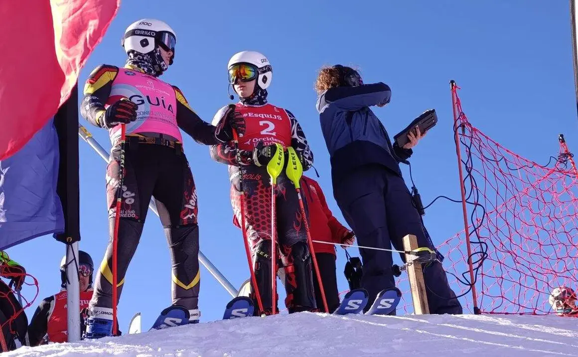 El joven leon&eacute;s Guzm&aacute;n Carro, oro en Slalom en la Copa de Espa&ntilde;a Inclusiva.