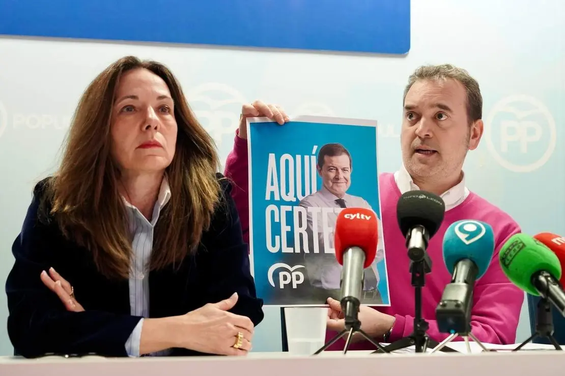 La candidata del Partido Popular de Le&oacute;n a las Cortes de Castilla y Le&oacute;n, Mar&iacute;a Jos&eacute; &Aacute;lvarez Casais, presenta la campa&ntilde;a electoral para las pr&oacute;ximas elecciones auton&oacute;micas acompa&ntilde;ada de la n&uacute;mero tres de la lista, Elena Bollo; el director de la campa&ntilde;a, Ricardo Gavilanes y la directora adjunta de campa&ntilde;a, Maria Elena B&aacute;ilez