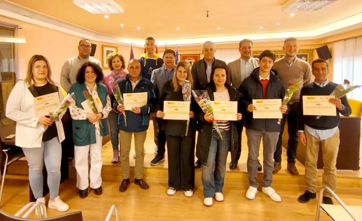 Entrega diplomas curso VDJ II