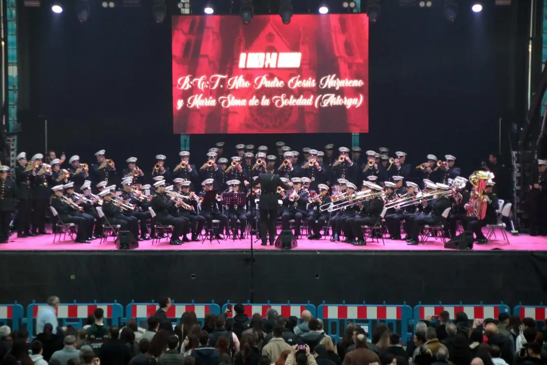 Celebraci&oacute;n de Al Brazo y al Hombro Fest, festival que re&uacute;ne por primera vez a bandas de m&uacute;sica de cofrad&iacute;as de Castilla y Le&oacute;n, Galicia y Andaluc&iacute;a. Fotos: Peio Garc&iacute;a