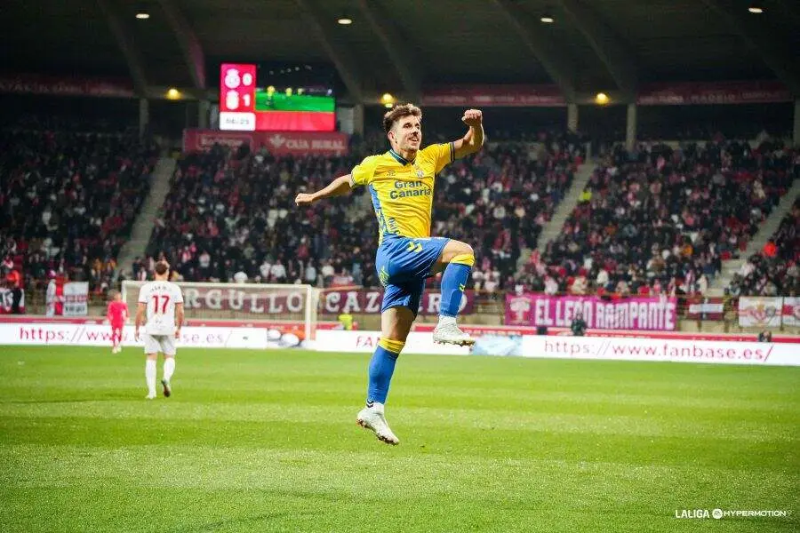 814b513955a95e0344bf644cf17c1ffc