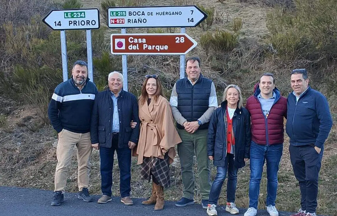 Carretera entre Prioro y Boca de Hu&eacute;rgano