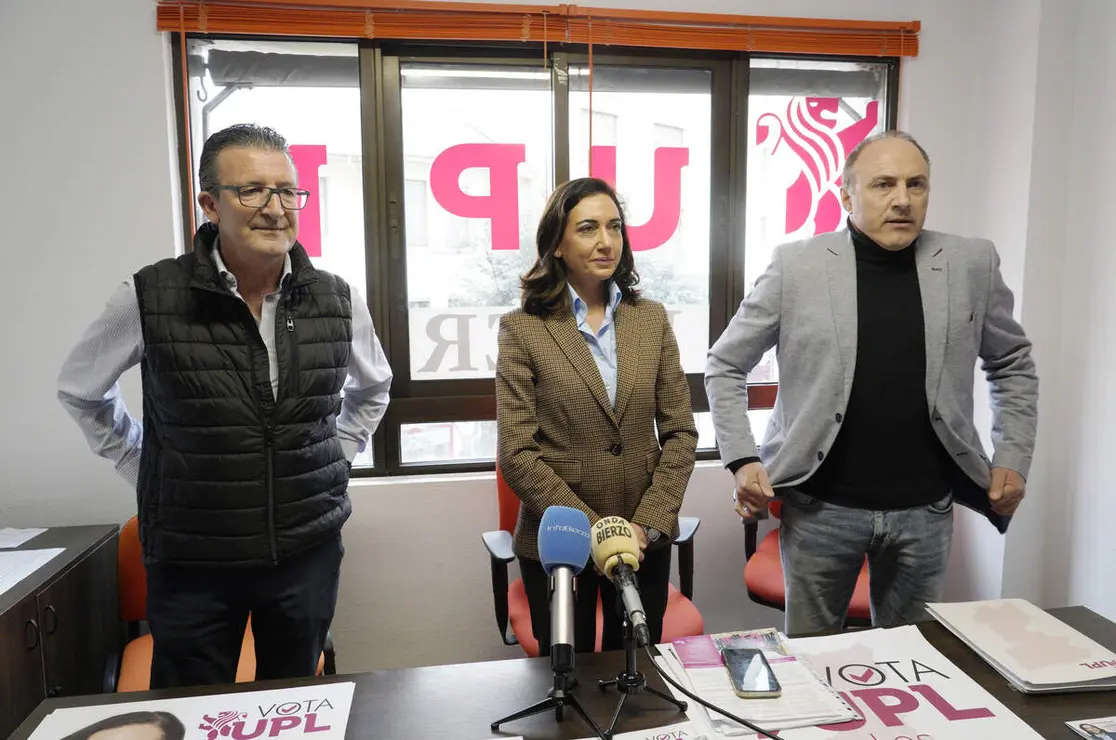 La candidata de la Uni&oacute;n del Pueblo Leon&eacute;s a la presidencia de la Junta, Alicia Gallego, durante la presentaci&oacute;n del programa electoral en Ponferrada