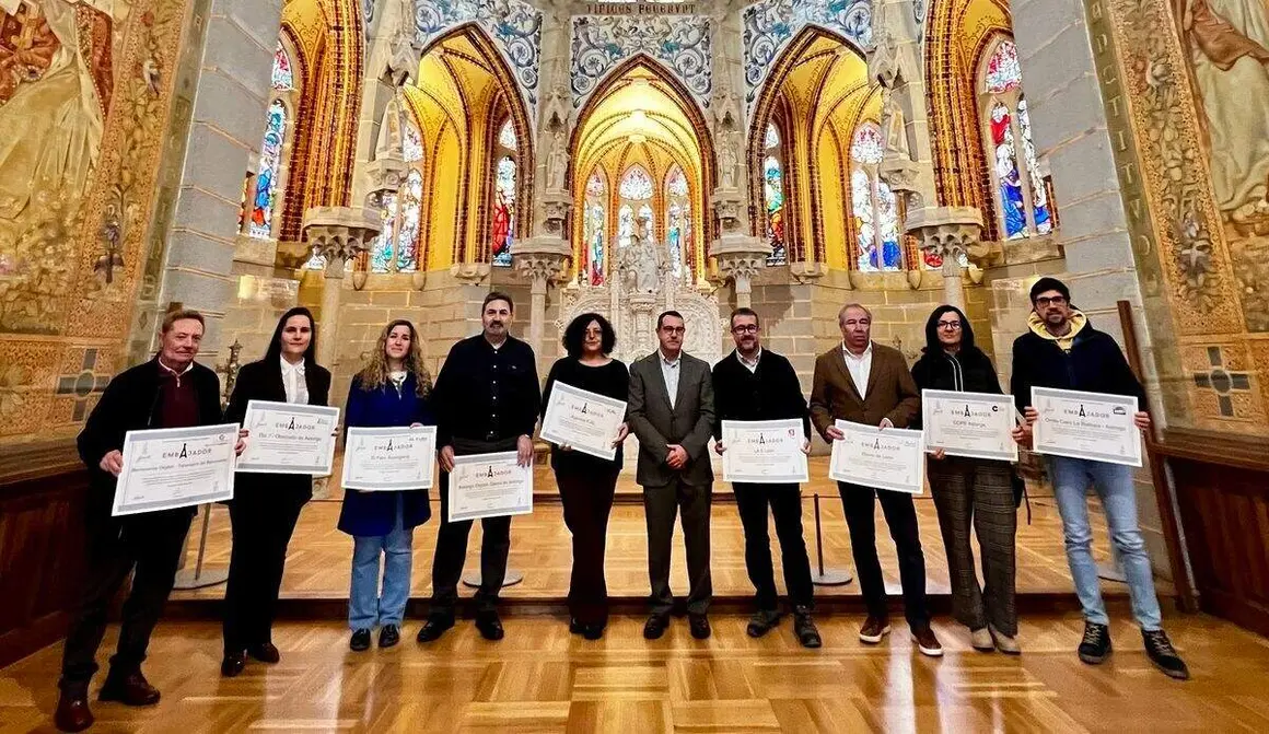 Nombramiento de los medios de comunicaci&oacute;n como embajadores del Palacio de Gaud&iacute; de Astorga, con motivo del centenario de la muerte del arquitecto catal&aacute;n.