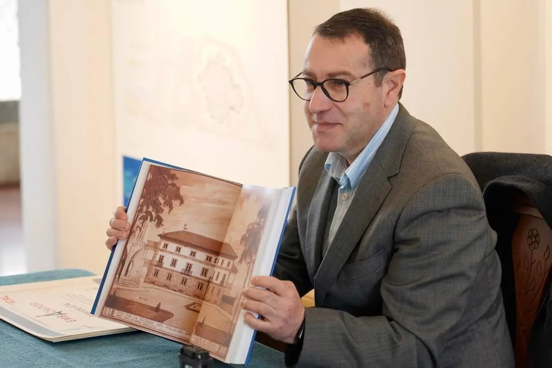 Nombramiento de los medios de comunicaci&oacute;n como embajadores del Palacio de Gaud&iacute; de Astorga, con motivo del centenario de la muerte del arquitecto catal&aacute;n.