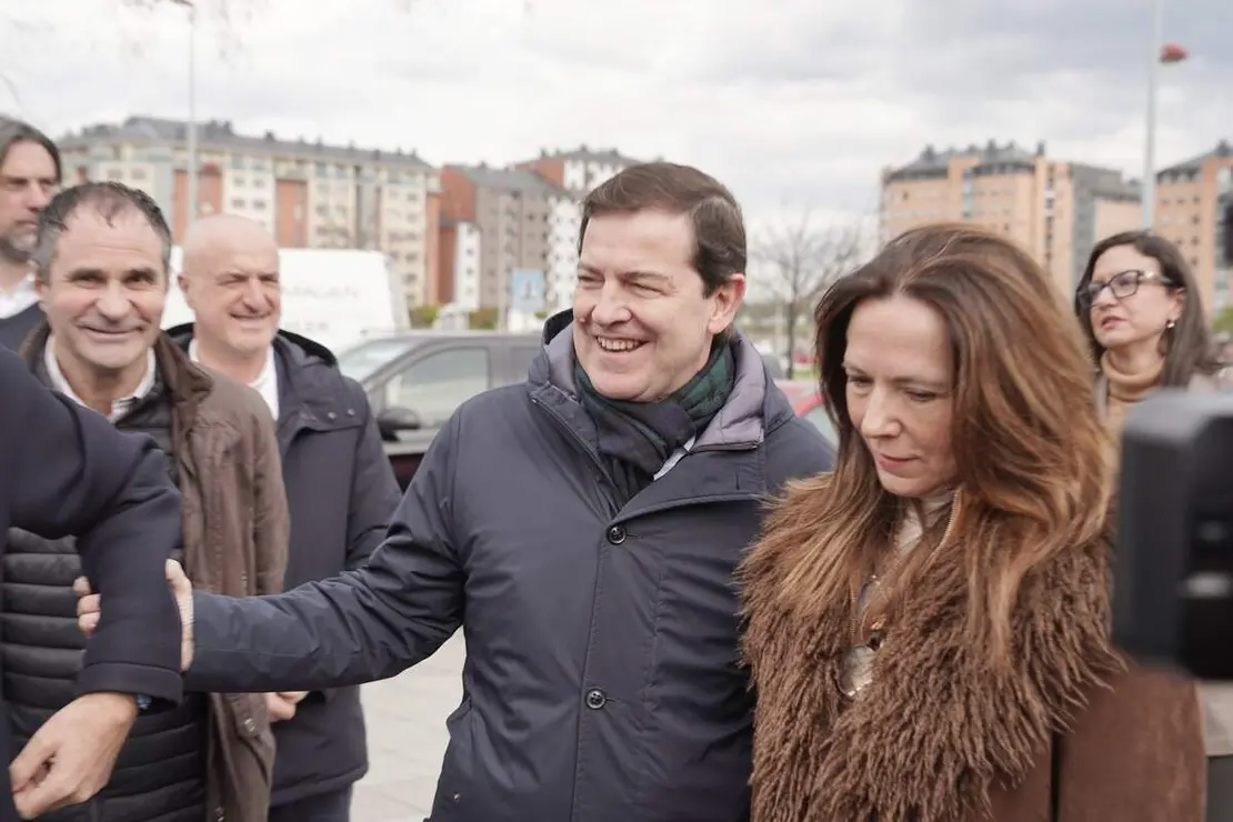El candidato del Partido Popular de Castilla y Le&oacute;n a la reelecci&oacute;n como presidente de la Junta, Alfonso Fern&aacute;ndez Ma&ntilde;ueco, ofrece un mitin en Ponferrada (Le&oacute;n)