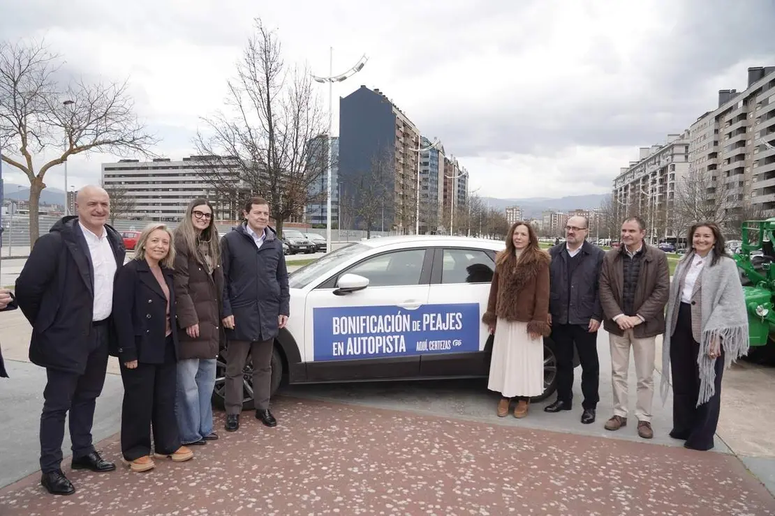 El candidato del Partido Popular de Castilla y Le&oacute;n a la reelecci&oacute;n como presidente de la Junta, Alfonso Fern&aacute;ndez Ma&ntilde;ueco, ofrece un mitin en Ponferrada (Le&oacute;n)