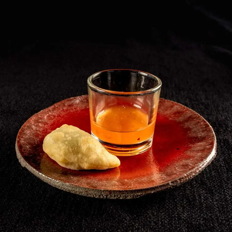 Ñoqui frito relleno de chacina con salsa sweet chili2 - copia