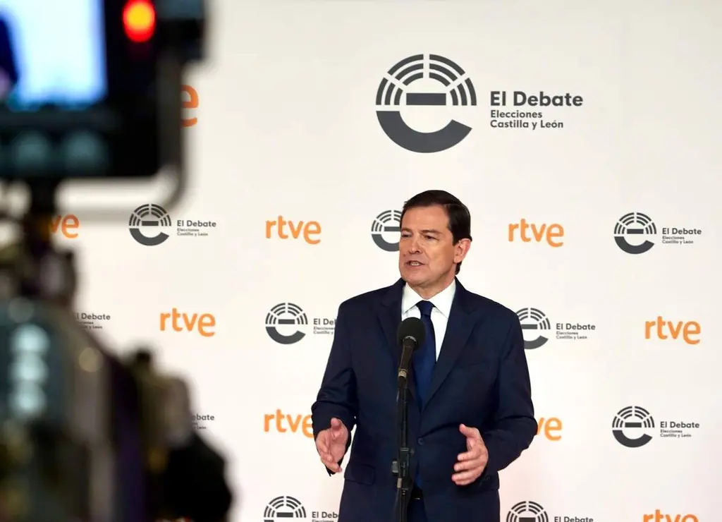 El candidato a la Presidencia de la Junta del Partido Popular, Alfonso Fern&aacute;ndez Ma&ntilde;ueco, ante los medios despu&eacute;s del