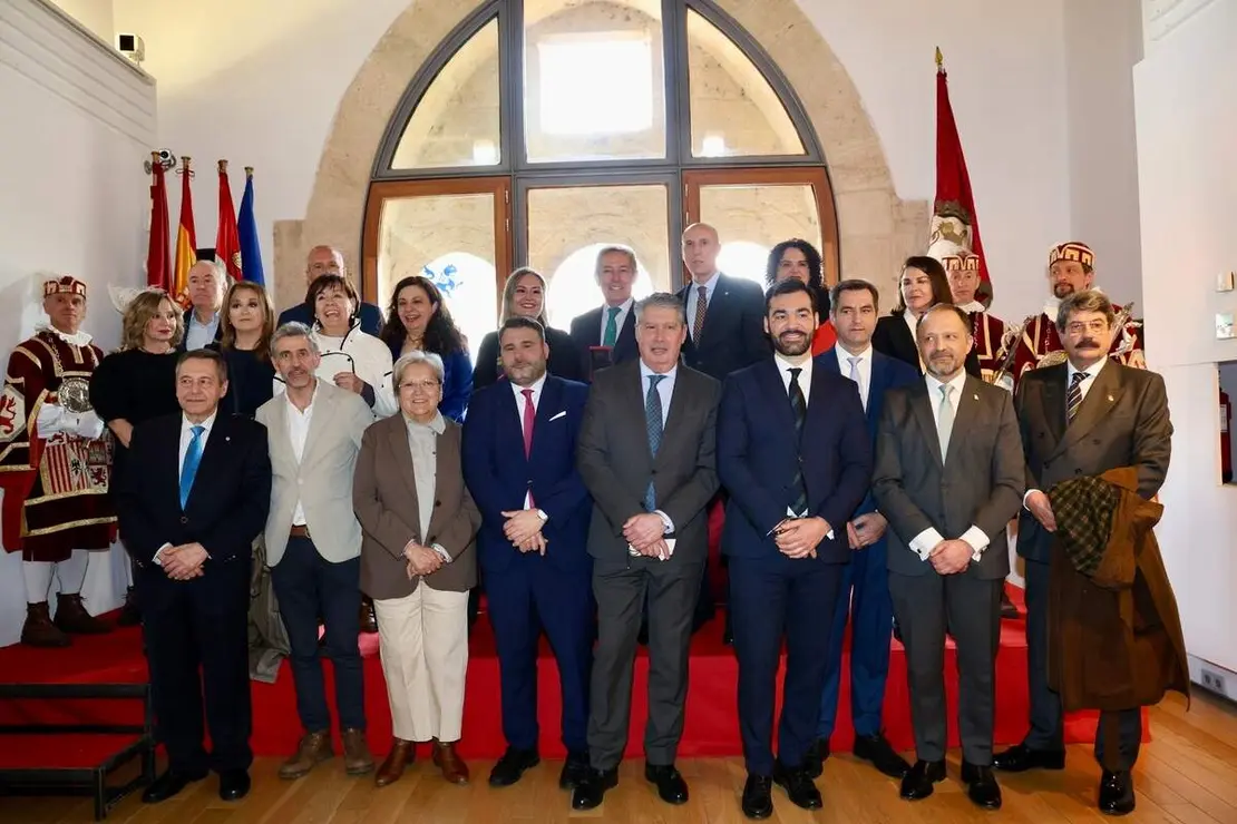 El alcalde de Le&oacute;n, Jos&eacute; Antonio Diez, preside el acto de entrega de la Medalla de Oro de la Ciudad a la C&aacute;mara de Comercio de Le&oacute;n