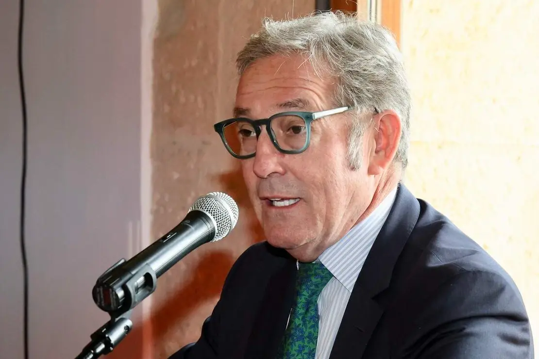 El alcalde de Le&oacute;n, Jos&eacute; Antonio Diez, preside el acto de entrega de la Medalla de Oro de la Ciudad a la C&aacute;mara de Comercio de Le&oacute;n