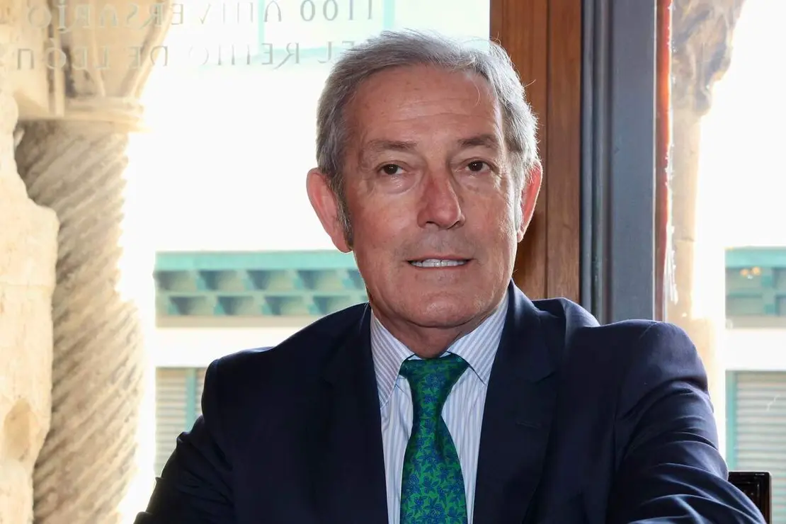 El alcalde de Le&oacute;n, Jos&eacute; Antonio Diez, preside el acto de entrega de la Medalla de Oro de la Ciudad a la C&aacute;mara de Comercio de Le&oacute;n