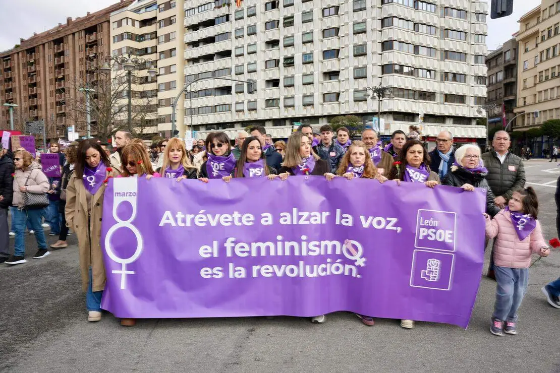 8M EN LE&Oacute;N (1)