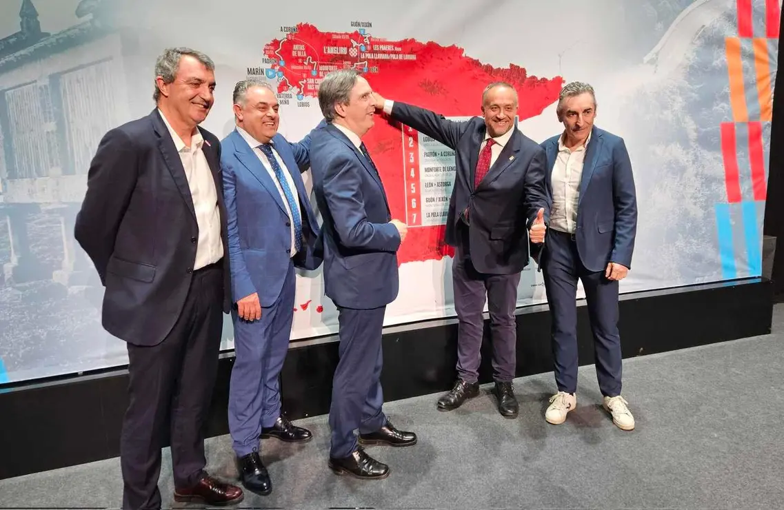La provincia de Le&oacute;n formar&aacute; parte del recorrido de la pr&oacute;xima La Vuelta Femenina, cuya edici&oacute;n de 2026 se disputar&aacute; entre el 3 y el 9 de mayo con un trazado que recorrer&aacute; Galicia, Le&oacute;n y Asturias. La presentaci&oacute;n oficial del recorrido tuvo lugar en la localidad coru&ntilde;esa de Ribeira, donde se dieron a conocer los detalles de una carrera que este a&ntilde;o adquiere una dimensi&oacute;n especial para Astorga.