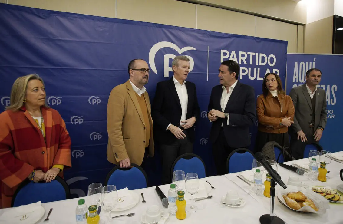 El presidente del PP de Galicia, Alfonso Rueda, durante su participaci&oacute;n en el acto sectorial &lsquo;Emprendimiento e infraestructuras&rsquo;', en Ponferrada