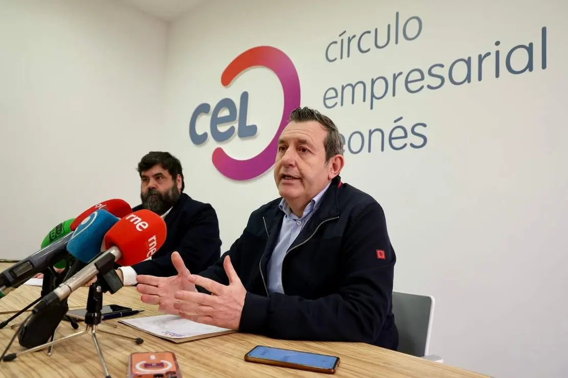 El C&iacute;rculo Empresarial Leon&eacute;s (CEL) y la Asociaci&oacute;n Leonesa de Empresarios del Transporte (Altradime) hablan de la situaci&oacute;n que del sector del transporte profesional ante la subida del precio de los carburantes y presentar las propuestas de apoyo dirigidas a las administraciones p&uacute;blicas