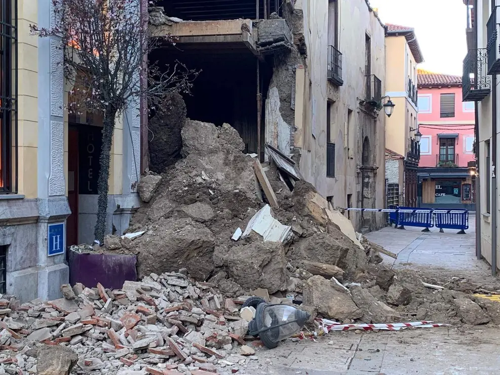 Colapsa una parte de la hist&oacute;rica casona de D&aacute;maso Merino sin causar heridos.
