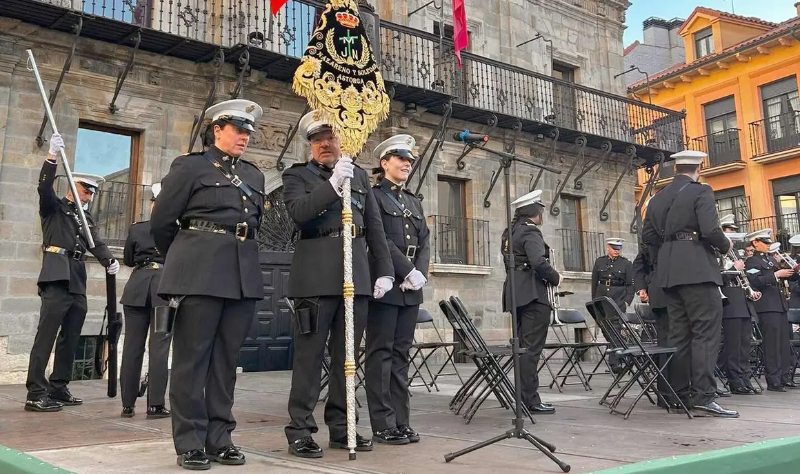 La ciudad de Astorga ha vuelto a convertirse este domingo, 15 de marzo, en el epicentro de la m&uacute;sica procesional con la celebraci&oacute;n del XXXI Certamen de Bandas de Semana Santa. El evento, que alcanza ya su trig&eacute;simo primera edici&oacute;n, ha reunido a cientos de fieles y mel&oacute;manos para disfrutar de los sones t&iacute;picos de la Pasi&oacute;n.