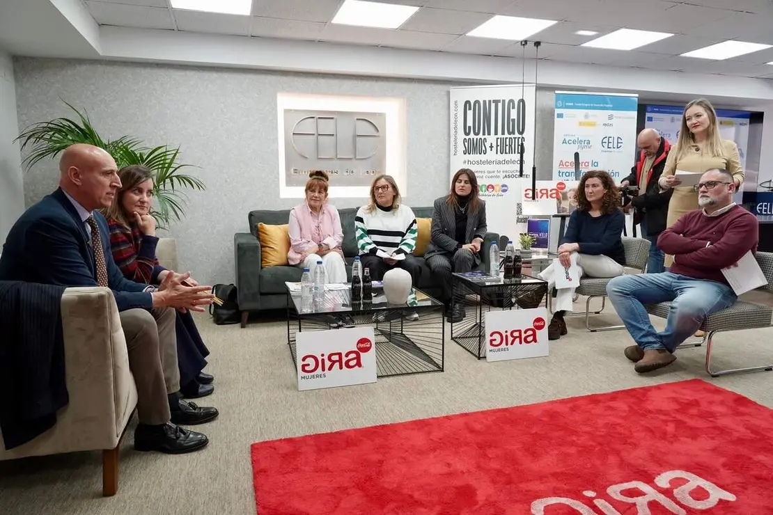 El alcalde de Le&oacute;n, Jos&eacute; Antonio Diez, asiste al encuentro &lsquo;Emprendimiento Femenino en la Hosteler&iacute;a&rsquo;, para visibilizar el talento, liderazgo, emprendimiento y aportaci&oacute;n de las mujeres del sector en la provincia