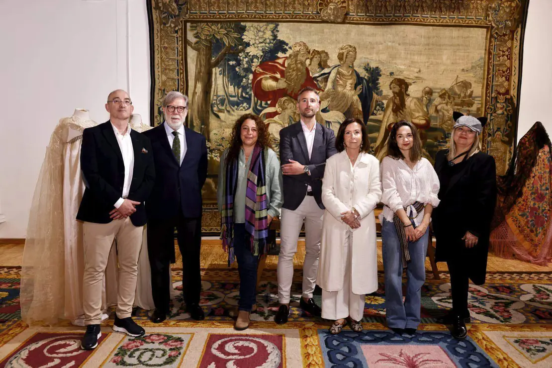 260317 MAR&Iacute;A PETIT Y SANITAGO APARICIO CON EXPOSITORES ATELIER