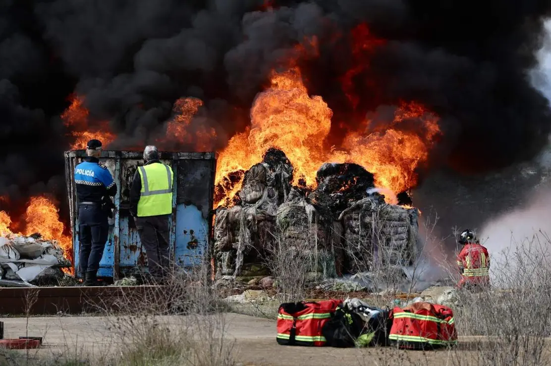 Incendio La Ba&ntilde;eza (1)