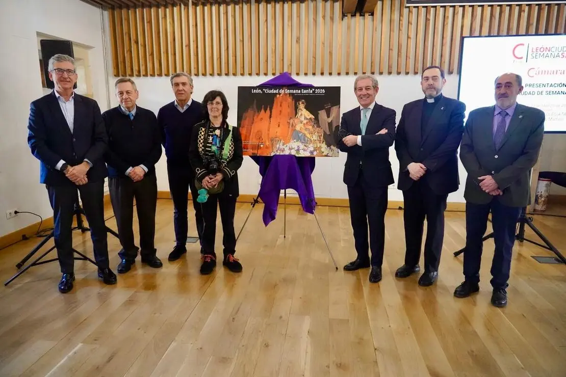 El presidente de la C&aacute;mara de Comercio de Le&oacute;n, Javier Vega, presenta la campa&ntilde;a promocional de la Semana Santa