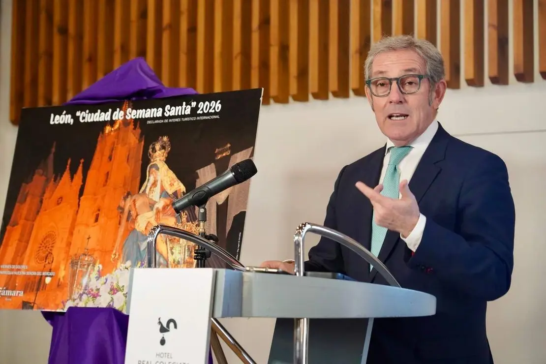 El presidente de la C&aacute;mara de Comercio de Le&oacute;n, Javier Vega, presenta la campa&ntilde;a promocional de la Semana Santa
