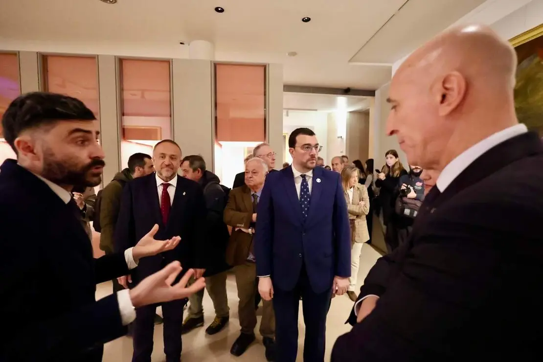 El alcalde de Le&oacute;n, Jos&eacute; Antonio Diez, preside la inauguraci&oacute;n oficial de la exposici&oacute;n &lsquo;Reina Ella. Urraca I de Le&oacute;n&rsquo; con la presencia del presidente del Principado de Asturias, Adri&aacute;n Barb&oacute;n, el consejero de Cultura, Turismo y Deporte de la Junta de Castilla y Le&oacute;n, Gonzalo Santonja, y el presidente de la Diputaci&oacute;n de Le&oacute;n, Gerardo &Aacute;lvarez Courel, entre otras autoridades