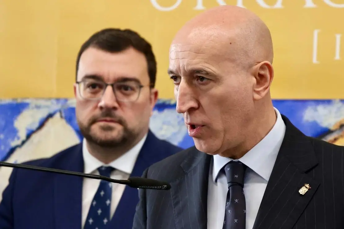 El alcalde de Le&oacute;n, Jos&eacute; Antonio Diez, preside la inauguraci&oacute;n oficial de la exposici&oacute;n &lsquo;Reina Ella. Urraca I de Le&oacute;n&rsquo; con la presencia del presidente del Principado de Asturias, Adri&aacute;n Barb&oacute;n, el consejero de Cultura, Turismo y Deporte de la Junta de Castilla y Le&oacute;n, Gonzalo Santonja, y el presidente de la Diputaci&oacute;n de Le&oacute;n, Gerardo &Aacute;lvarez Courel, entre otras autoridades