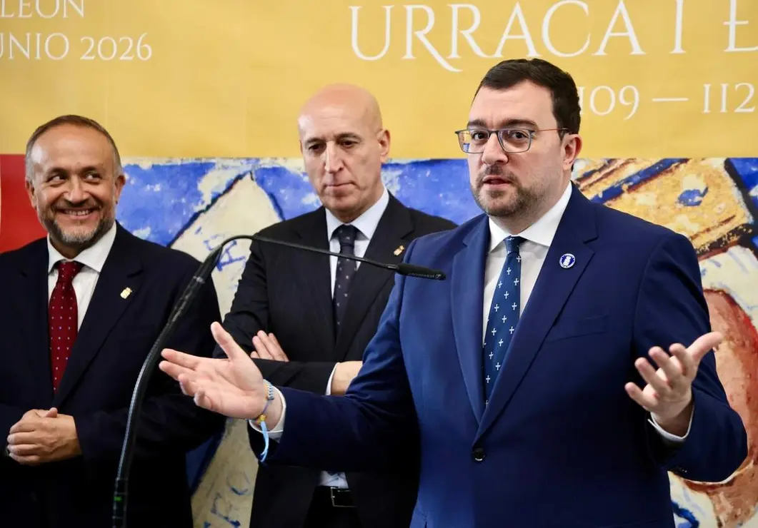 El alcalde de Le&oacute;n, Jos&eacute; Antonio Diez, preside la inauguraci&oacute;n oficial de la exposici&oacute;n &lsquo;Reina Ella. Urraca I de Le&oacute;n&rsquo; con la presencia del presidente del Principado de Asturias, Adri&aacute;n Barb&oacute;n, el consejero de Cultura, Turismo y Deporte de la Junta de Castilla y Le&oacute;n, Gonzalo Santonja, y el presidente de la Diputaci&oacute;n de Le&oacute;n, Gerardo &Aacute;lvarez Courel, entre otras autoridades
