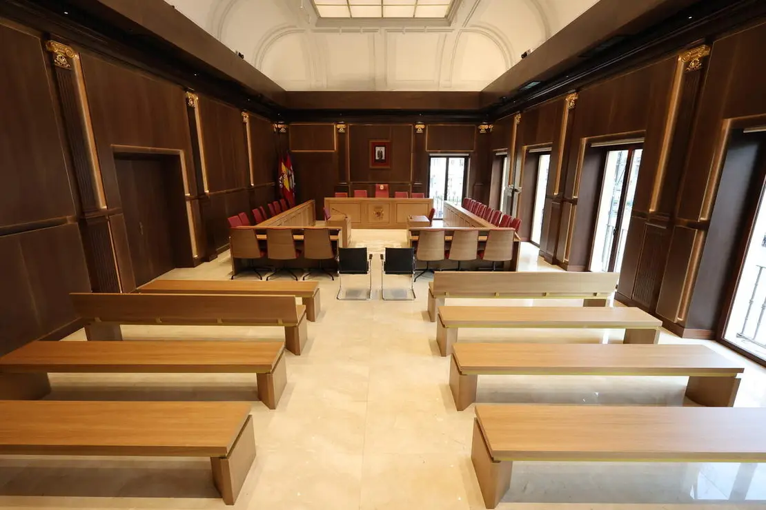 El Ayuntamiento de Le&oacute;n estrena nuevo sal&oacute;n de plenos tras su reforma