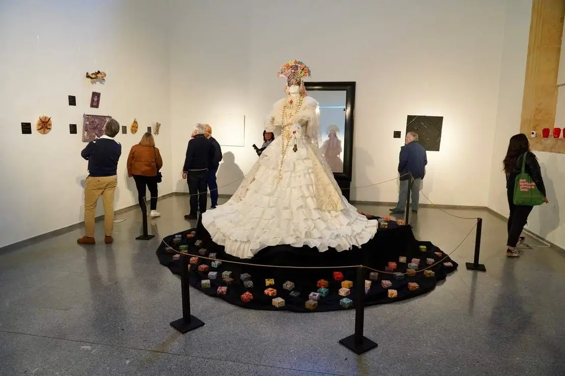 El presidente de la Diputaci&oacute;n de Le&oacute;n, Gerardo &Aacute;lvarez Courel, inaugura la exposici&oacute;n &lsquo;Sincretismo emocional II&rsquo; e informa sobre nuevas acciones del Museo de los Pueblos Leoneses