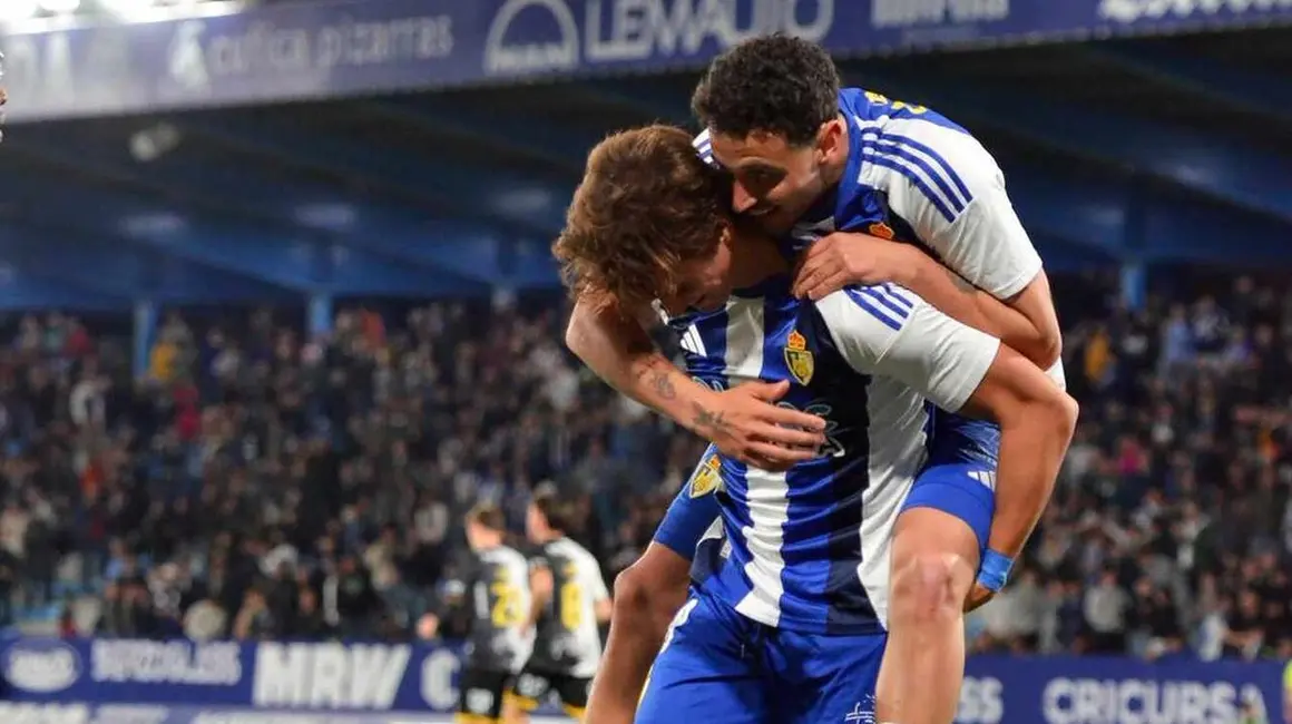 La SD Ponferradina vuelve a situarse en la pelea por los puestos de promoci&oacute;n tras imponerse con claridad al Unionistas de Salamanca en un encuentro vibrante disputado en El Toral&iacute;n. El 3-1 final permite a los bercianos alcanzar los 43 puntos y reengancharse a la zona noble de la clasificaci&oacute;n.