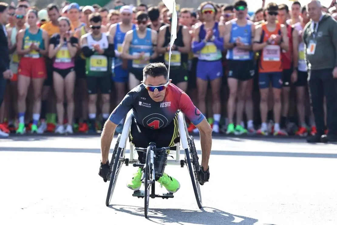 Salida de la XVI edici&oacute;n de la Media Marat&oacute;n de Le&oacute;n y la Carrera 5K , a las que acude el alcalde de la ciudad, Jos&eacute; Antonio Diez