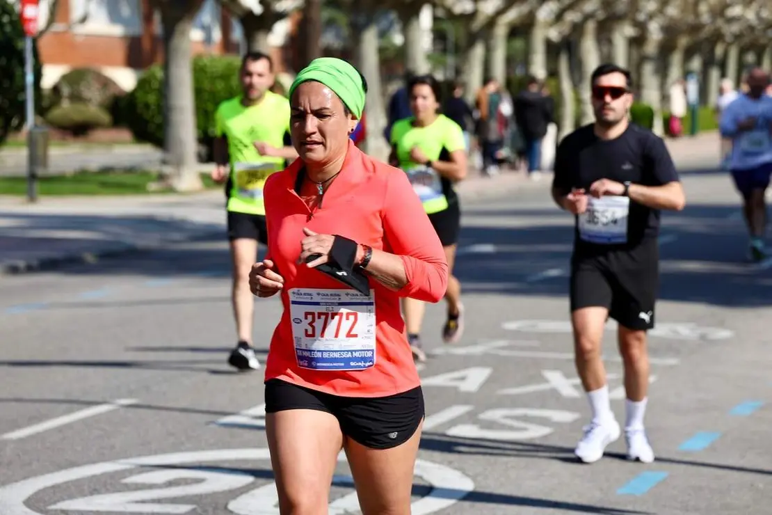 Salida de la XVI edici&oacute;n de la Media Marat&oacute;n de Le&oacute;n y la Carrera 5K , a las que acude el alcalde de la ciudad, Jos&eacute; Antonio Diez
