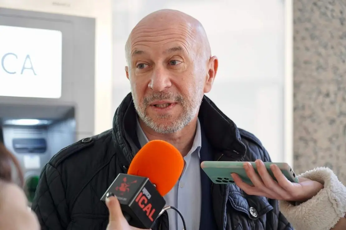 Los agraciados con el Gordo de la Loter&iacute;a de Navidad de Villaman&iacute;n acuden a cobrar el premio&nbsp;