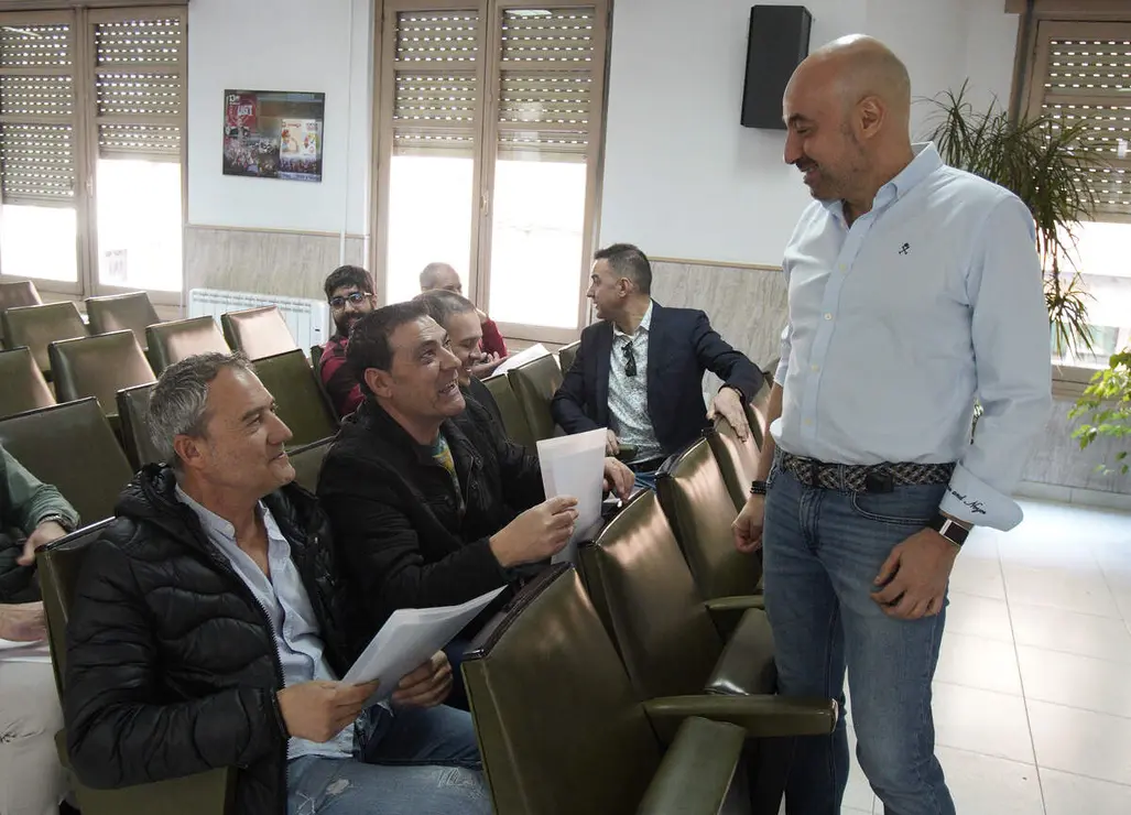 El secretario general de UGT Castilla y Le&oacute;n, &Oacute;scar Lobo (I), junto al secretario general de UGT Bierzo, Omar Rodr&iacute;guez (D), durante el Comit&eacute; Constituyente de UGT Bierzo