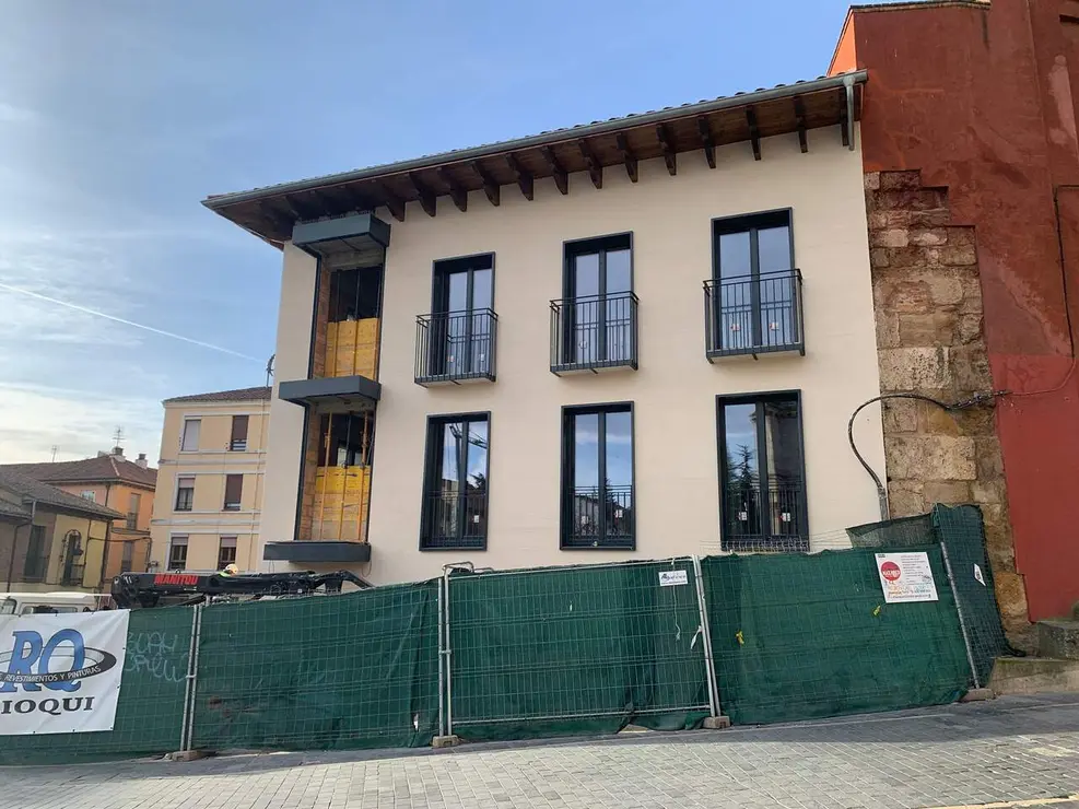 Nuevo edificio en el antiguo Luis&oacute;n junto a la Catedral.