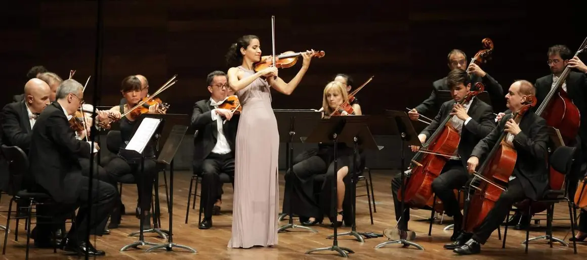 Ana Mar&iacute;a Valderrama y OCI Foto_Juan Luis Garc&iacute;a