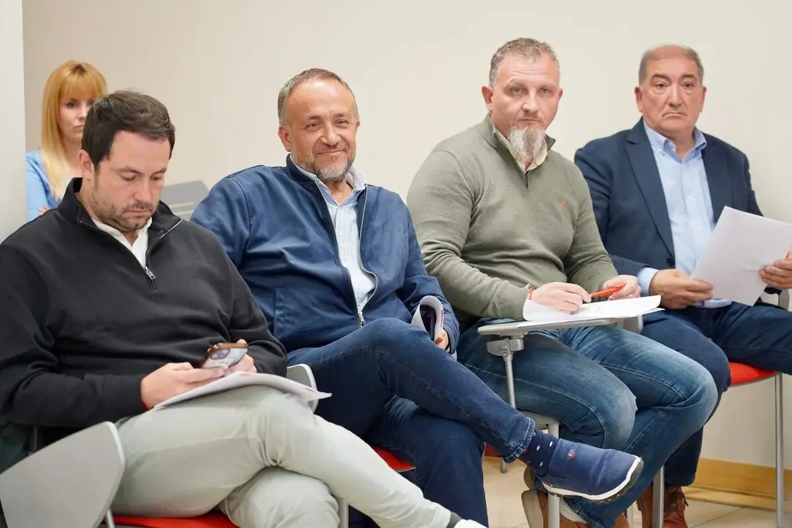 El secretario de Organizaci&oacute;n del PSOE de Castilla y Le&oacute;n, Daniel de la Rosa, y el de Le&oacute;n, Daniel San Jos&eacute;, comparecen tras mantener una reuni&oacute;n de trabajo y an&aacute;lisis del resultado electoral a nivel provincial y auton&oacute;mico