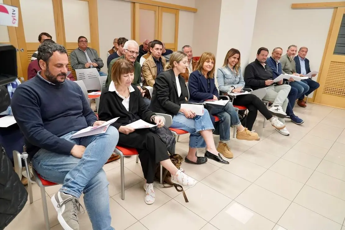 El secretario de Organizaci&oacute;n del PSOE de Castilla y Le&oacute;n, Daniel de la Rosa, y el de Le&oacute;n, Daniel San Jos&eacute;, comparecen tras mantener una reuni&oacute;n de trabajo y an&aacute;lisis del resultado electoral a nivel provincial y auton&oacute;mico