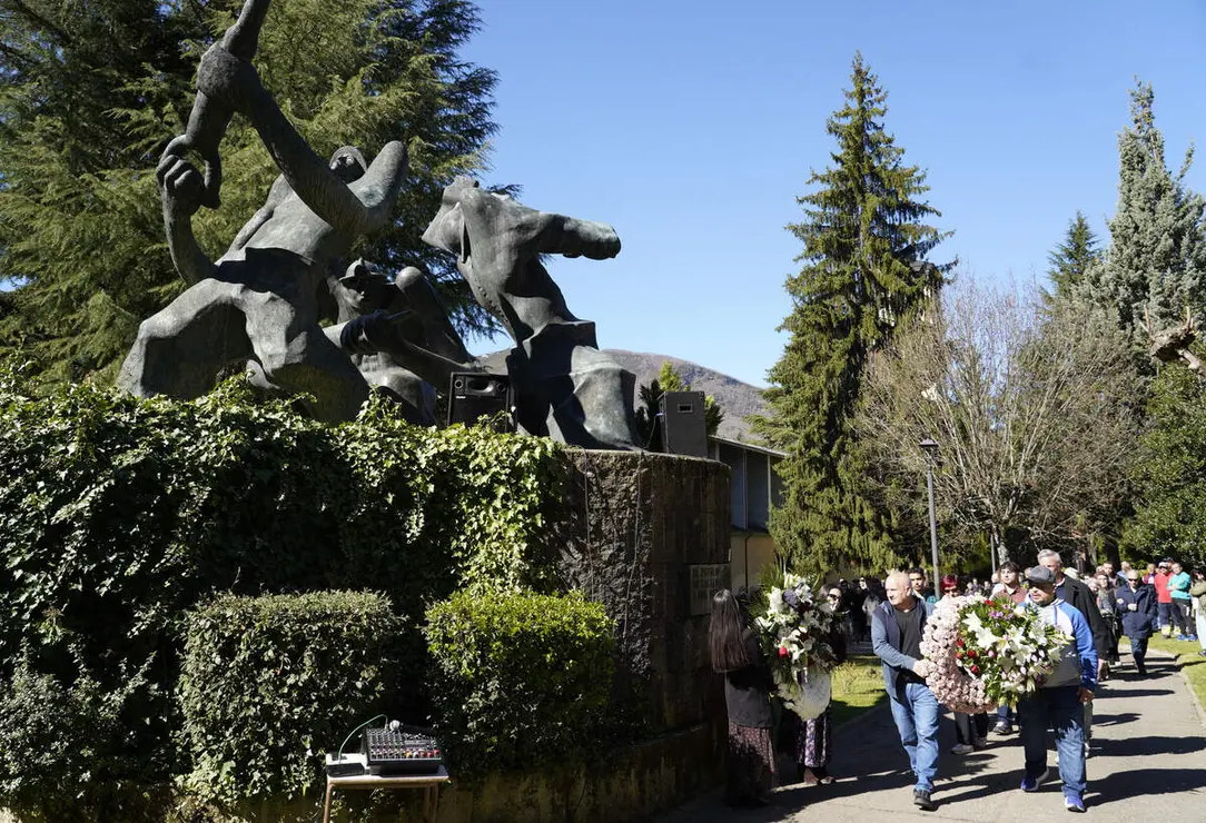 Homenaje del Ayuntamiento de Villablino (Le&oacute;n), a los mineros fallecidos en el accidente de Cerredo (Asturias)