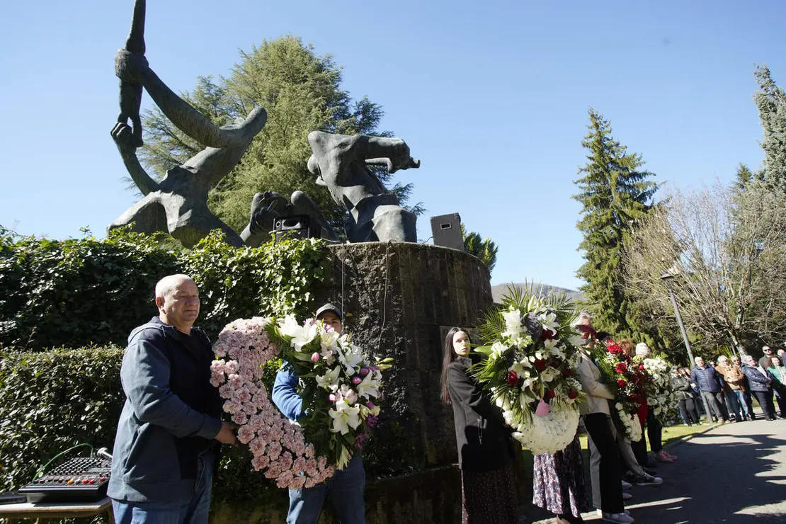 Homenaje del Ayuntamiento de Villablino (Le&oacute;n), a los mineros fallecidos en el accidente de Cerredo (Asturias)