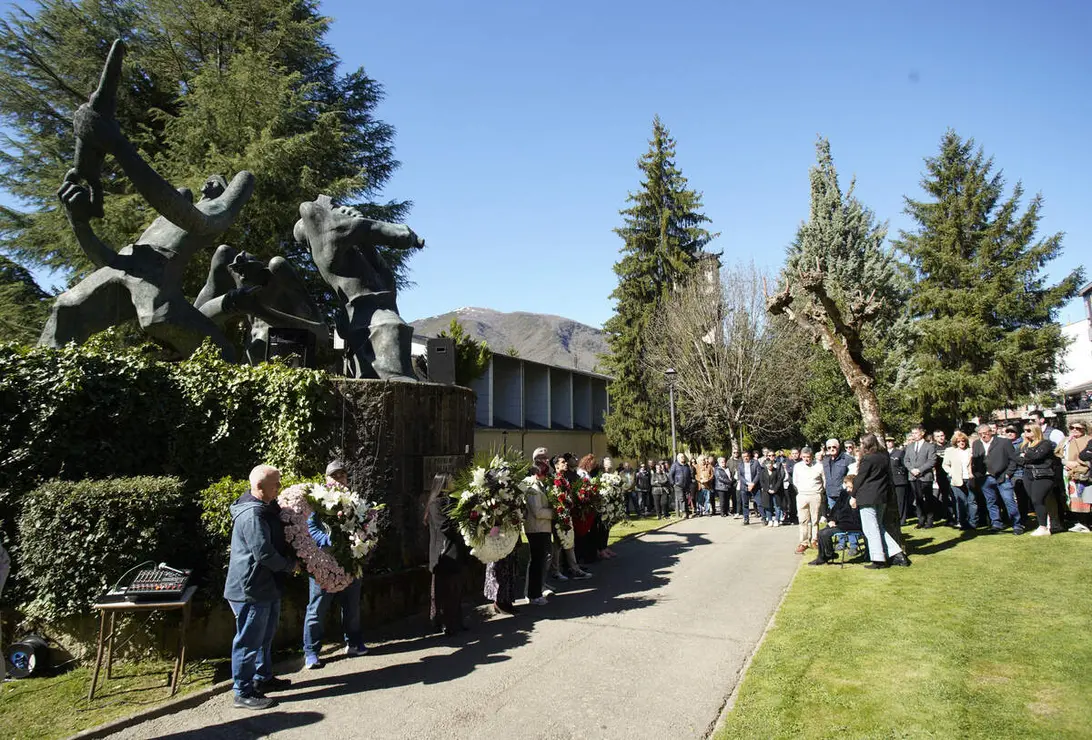 Homenaje del Ayuntamiento de Villablino (Le&oacute;n), a los mineros fallecidos en el accidente de Cerredo (Asturias)