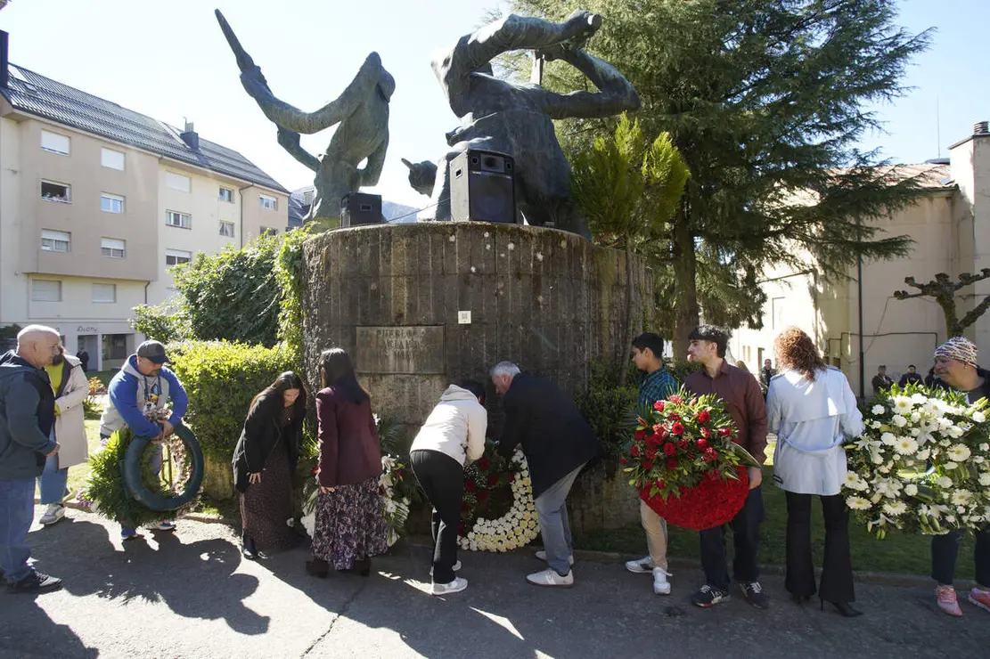 Homenaje del Ayuntamiento de Villablino (Le&oacute;n), a los mineros fallecidos en el accidente de Cerredo (Asturias)